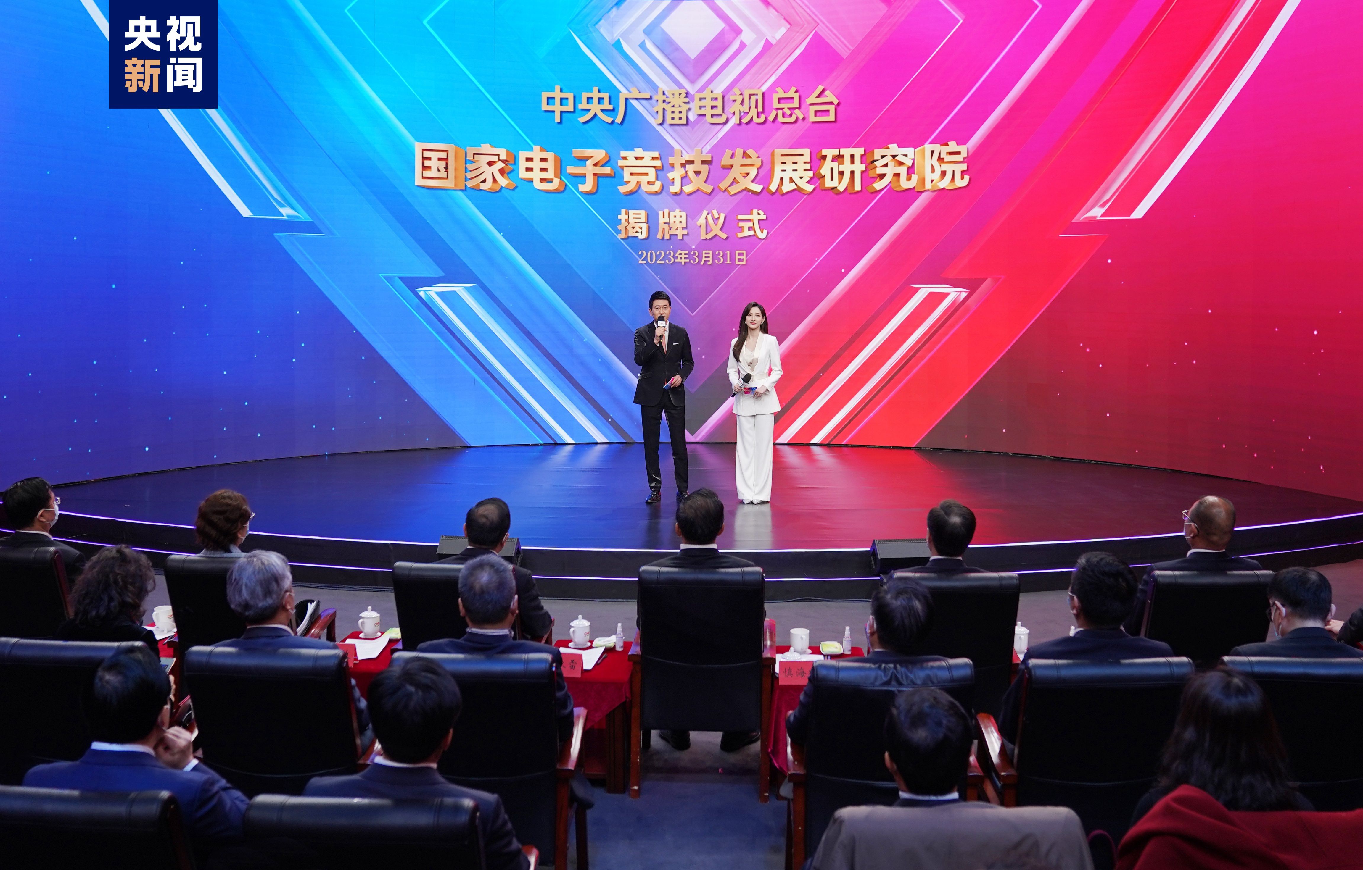 j9九游会总部：网球拍的避震器怎么取出来